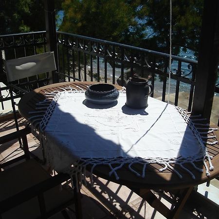 Вилла Stelios Seaside House Лефокастро Экстерьер фото